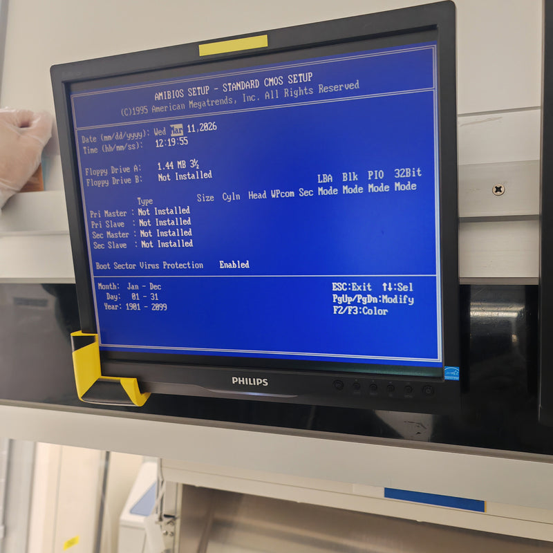 KLA Surfscan 6220 Particle Defect System