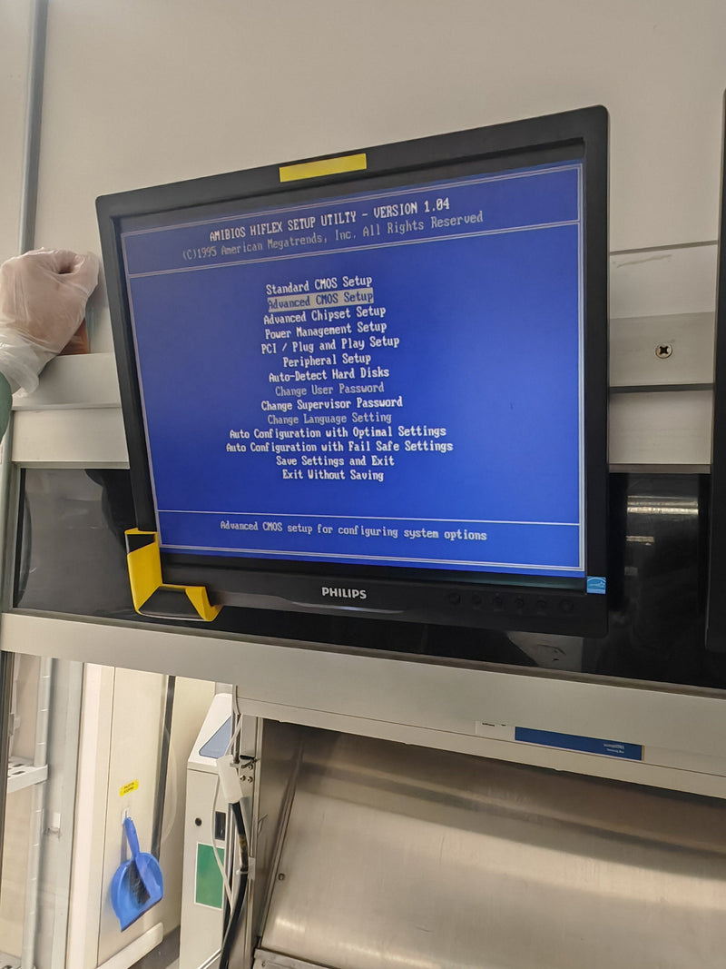 KLA Surfscan 6220 Particle Defect System