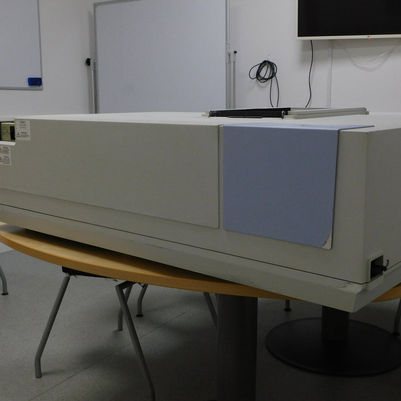 Perkin Elmer Lambda 900 UV-VIS-NIR Spectrometer (Ultraviolet-Visible-Near-Infrared)
