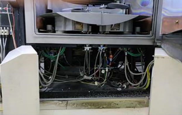 Leybold APS 1104 Evaporator