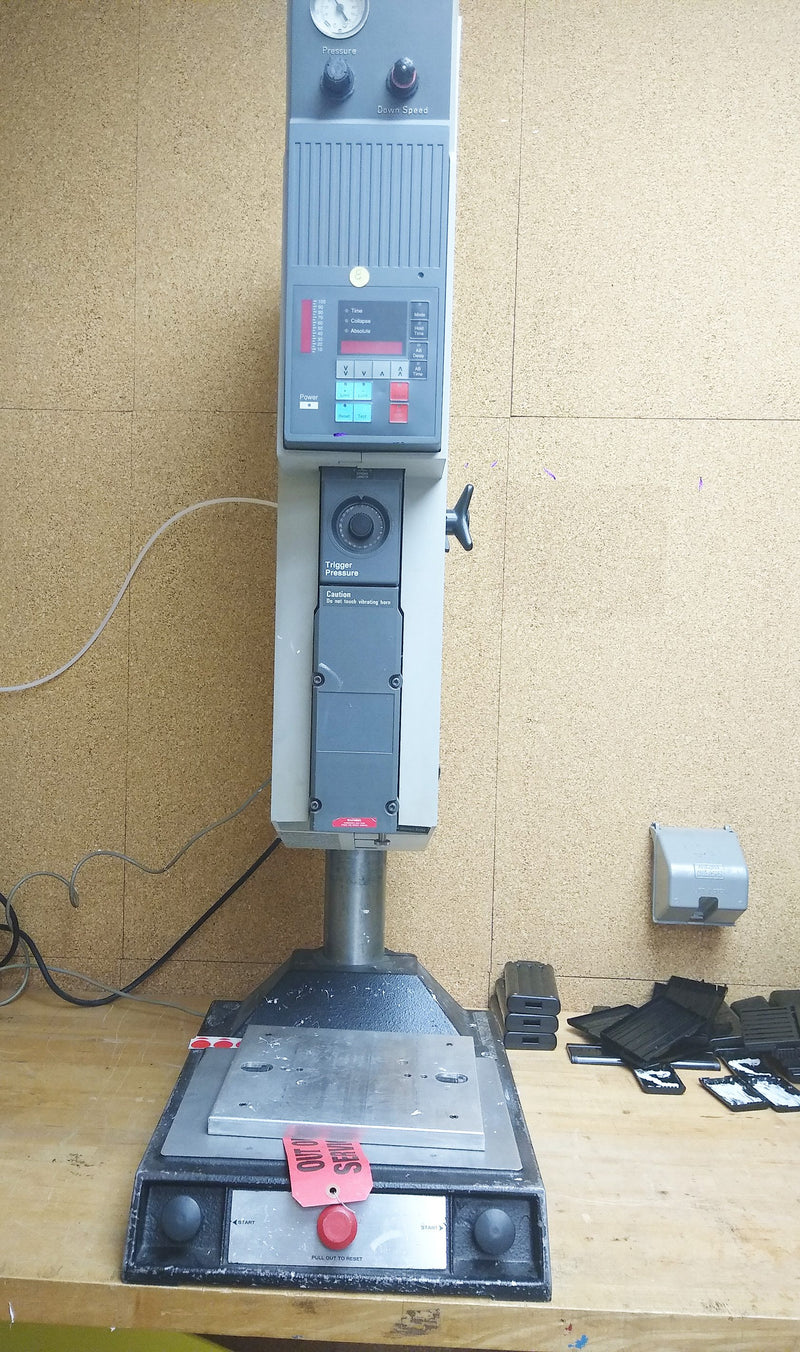 Branson 920 iw 2200 W Ultrasonic Plastic Welder
