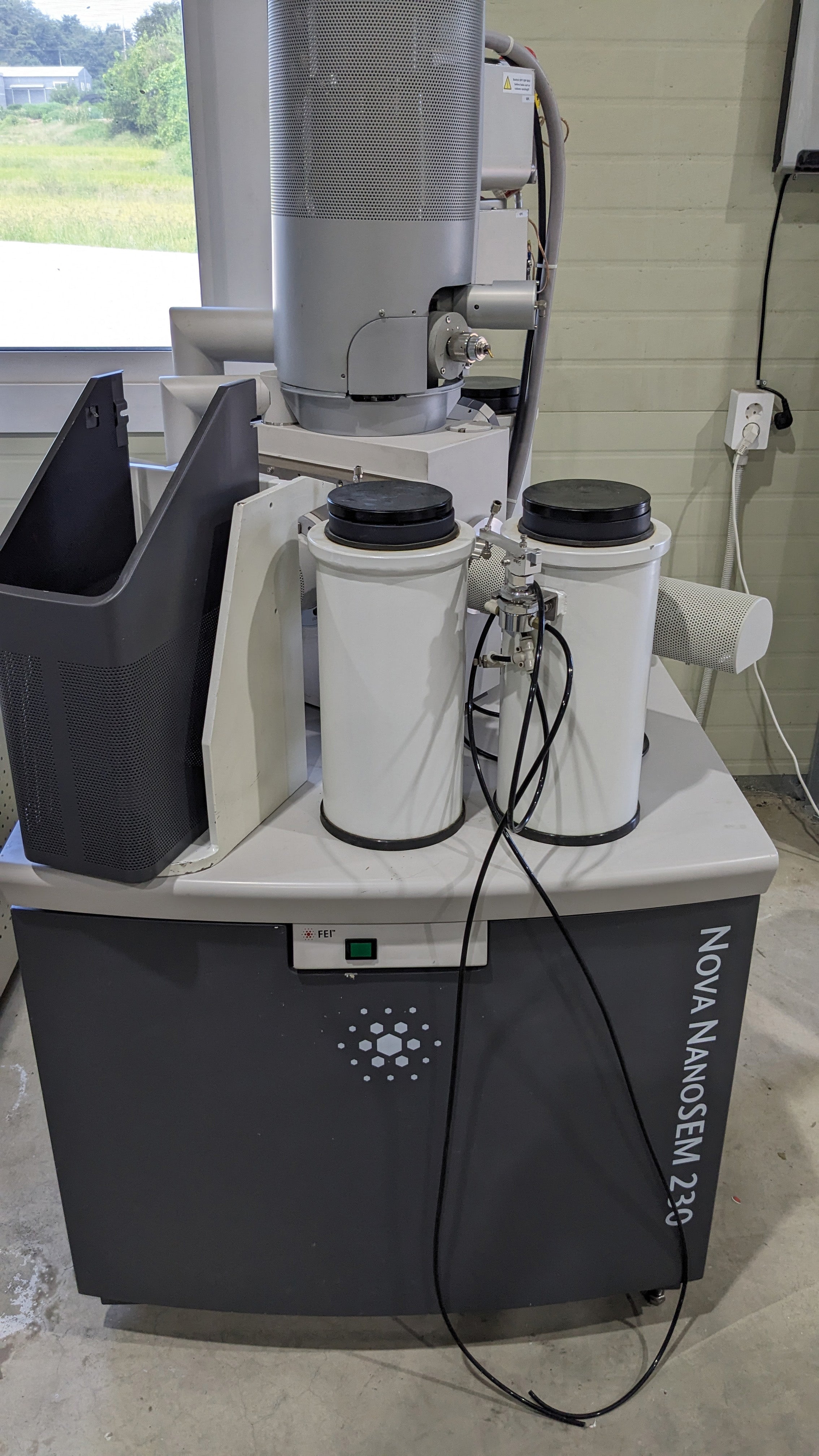 Nova NanoSEM 230 FE-SEM (Field Emission Scanning Electron Microscope ...