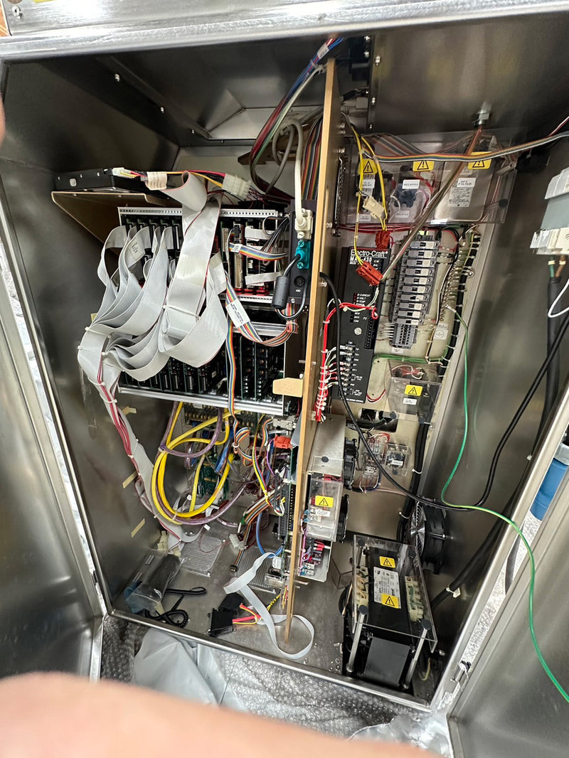 Ontrak DSS 200 Post CMP Scrubber (Chemical Mechanical Polisher)