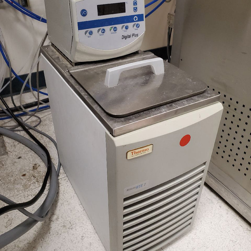 Oxford Plasmalab 800 Plus RIE (Reactive Ion Etcher)