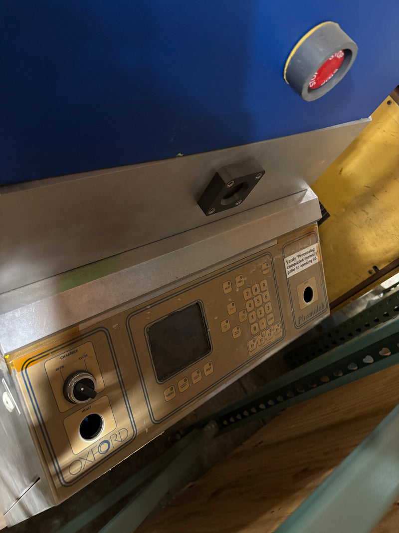 Oxford 800 PECVD (Plasma-Enhanced Chemical Vapor Deposition)