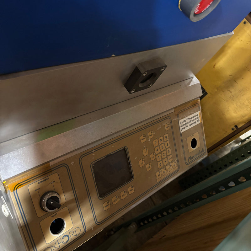 Oxford 800 PECVD (Plasma-Enhanced Chemical Vapor Deposition)
