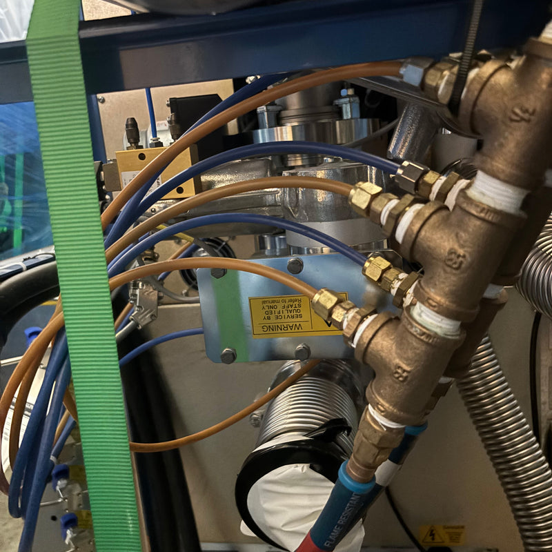 Oxford 800 PECVD (Plasma-Enhanced Chemical Vapor Deposition)