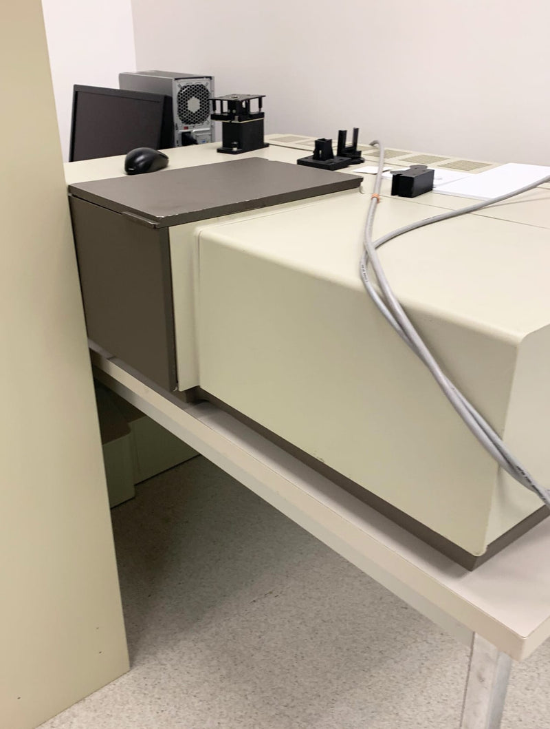 Perkin Elmer Lambda 900 Spectrometer