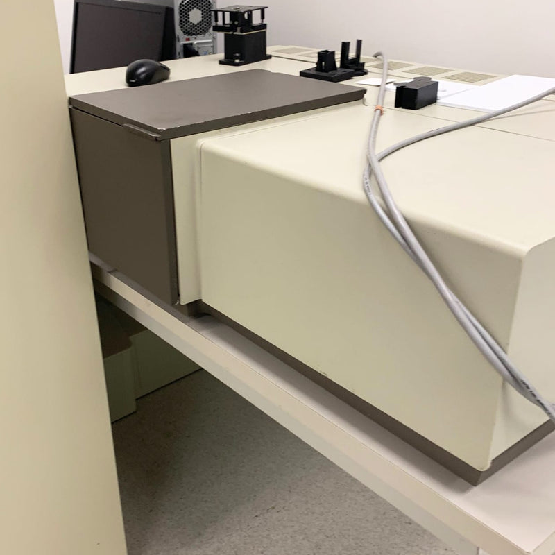 Perkin Elmer Lambda 900 Spectrometer