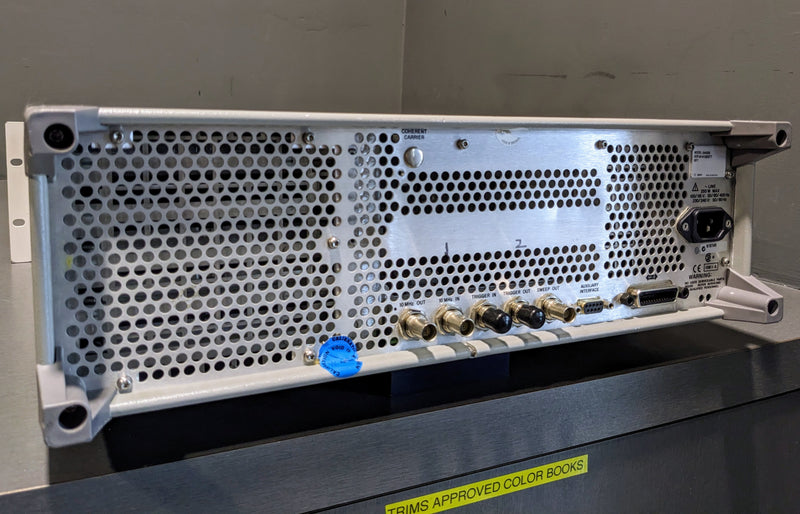Agilent E 4425 B ESG AP Series Signal Generator