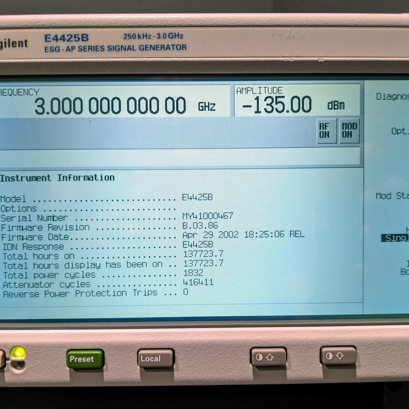Agilent E 4425 B ESG AP Series Signal Generator