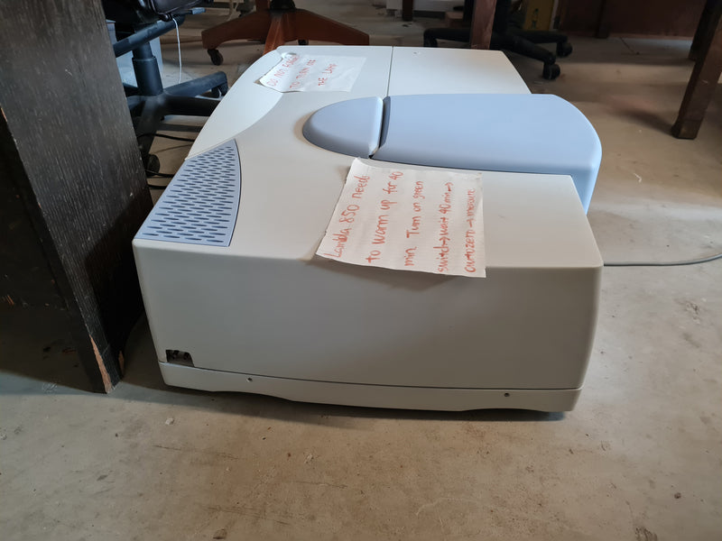 Perkin Elmer Lambda 850 UV-VIS Spectrometer