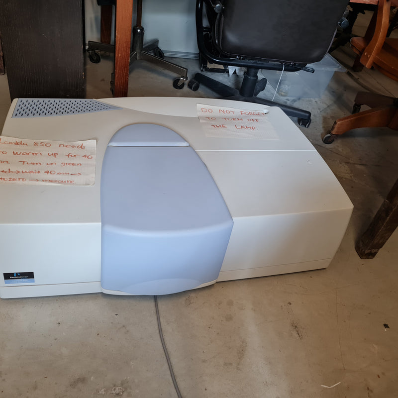 Perkin Elmer Lambda 850 UV-VIS Spectrometer