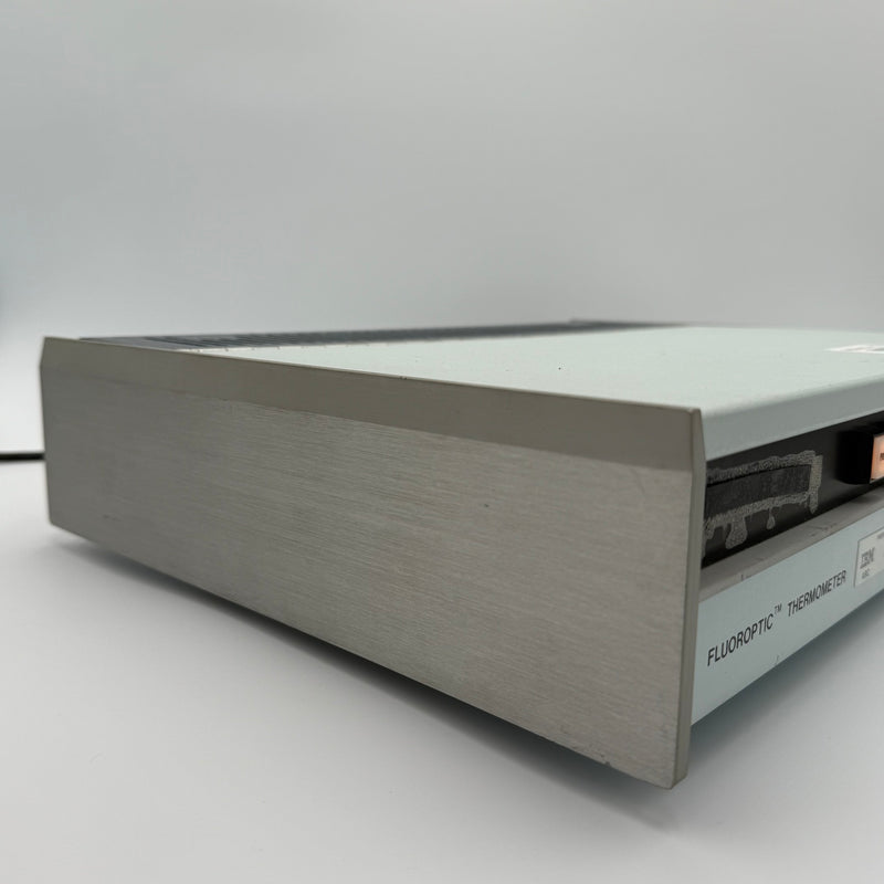 Luxtron Fluoroptic 100 A A R Thermometer