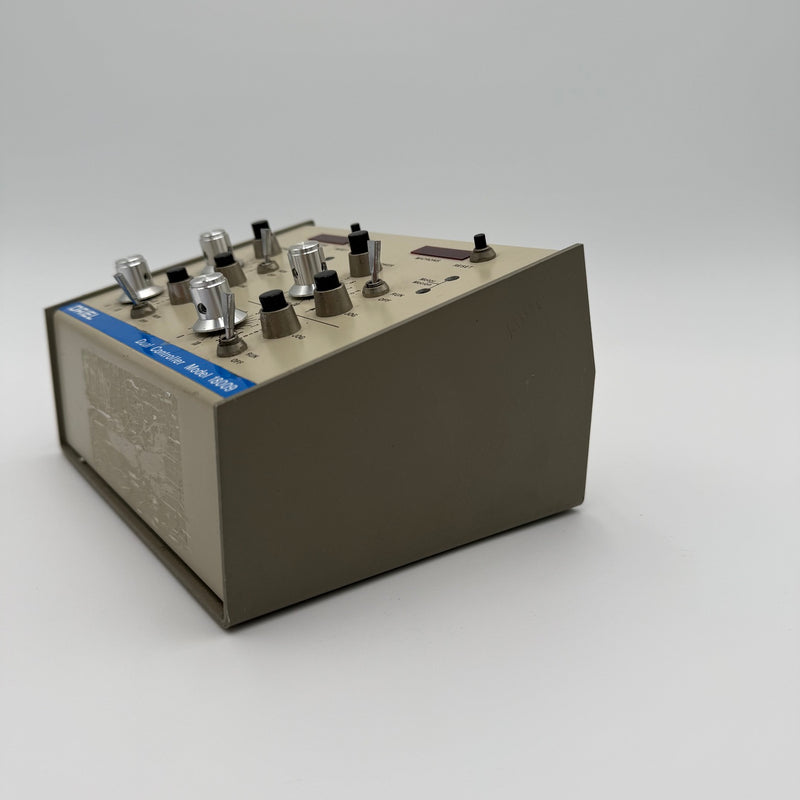 Oriel 18009 Dual Controller