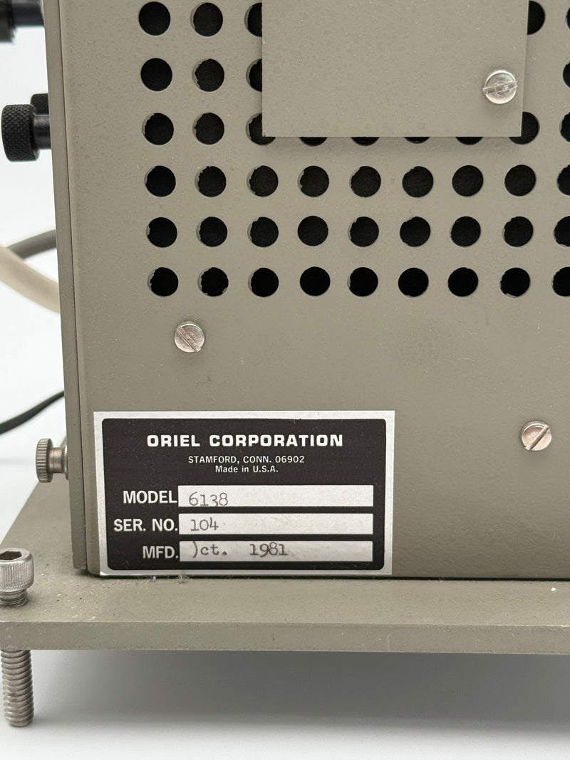 Oriel 6138 Optical Light Source