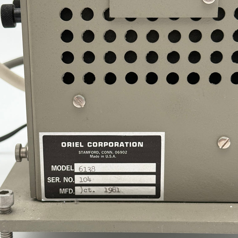 Oriel 6138 Optical Light Source