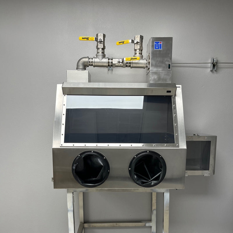 Terra Universal Smart Glovebox