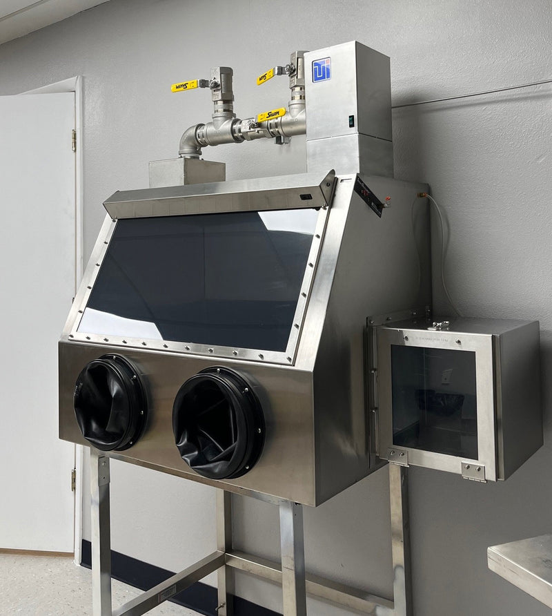 Terra Universal Smart Glovebox