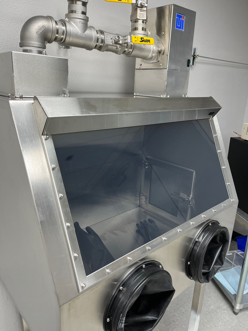 Terra Universal Smart Glovebox