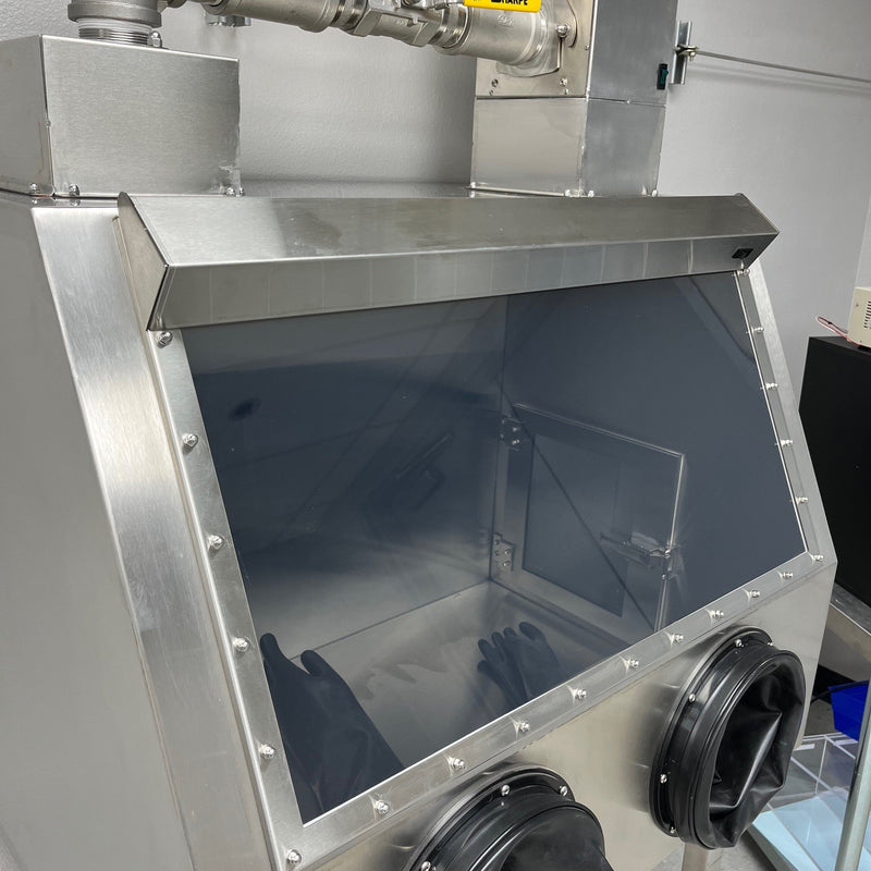 Terra Universal Smart Glovebox