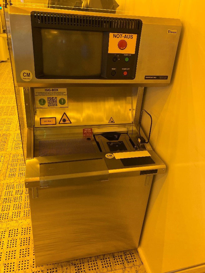 KLA Surfscan 6420 Particle Defect System