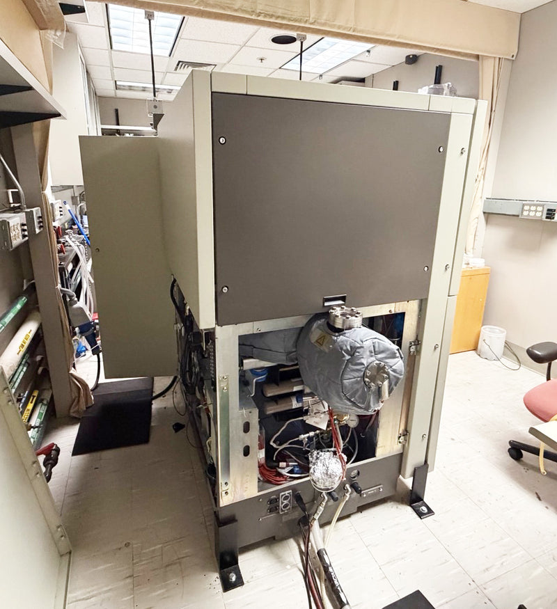 Physical Electronics Quantum 2000 Scanning ESCA Microprobe