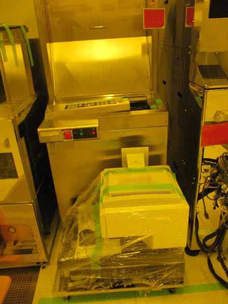 KLA Surfscan 6420 Particle Defect System