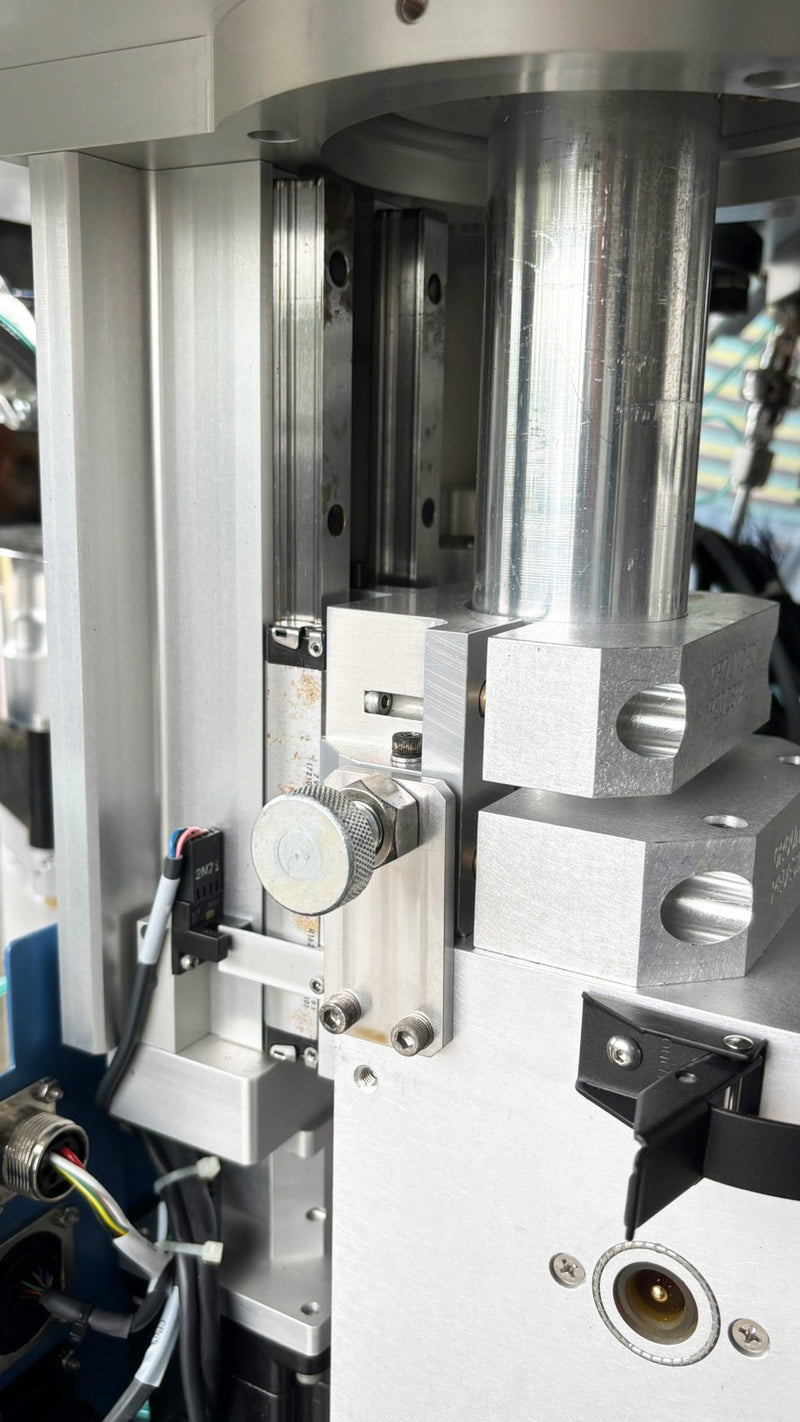 Applied Materials Charger UMB PVD (Physical Vapor Deposition)