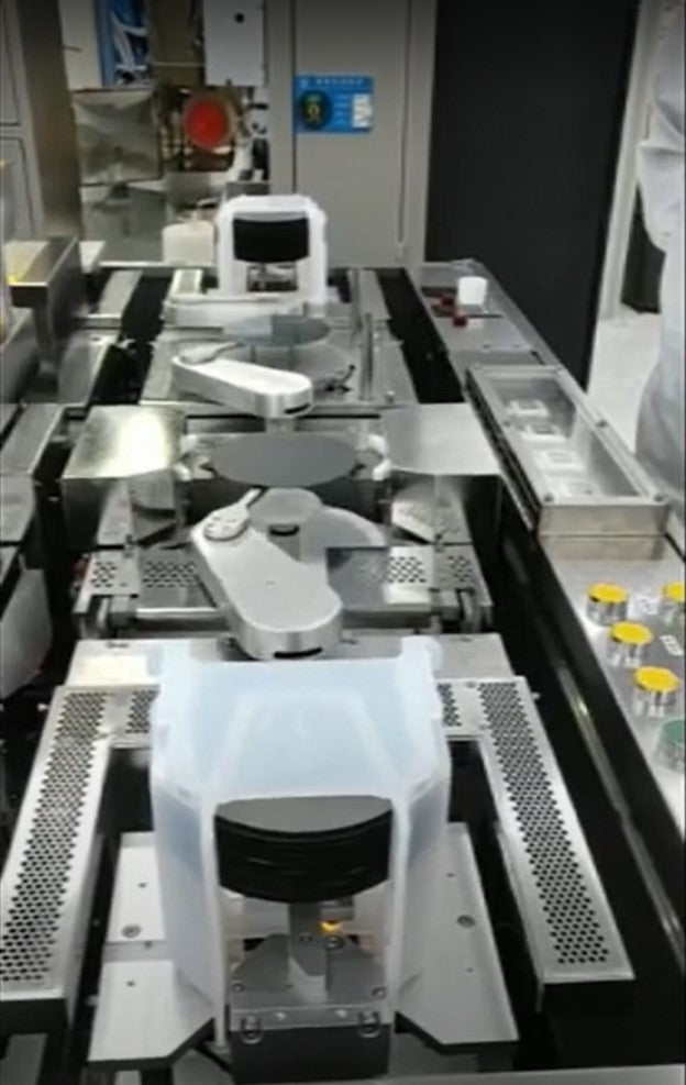SVG 8800 Coater / Developer