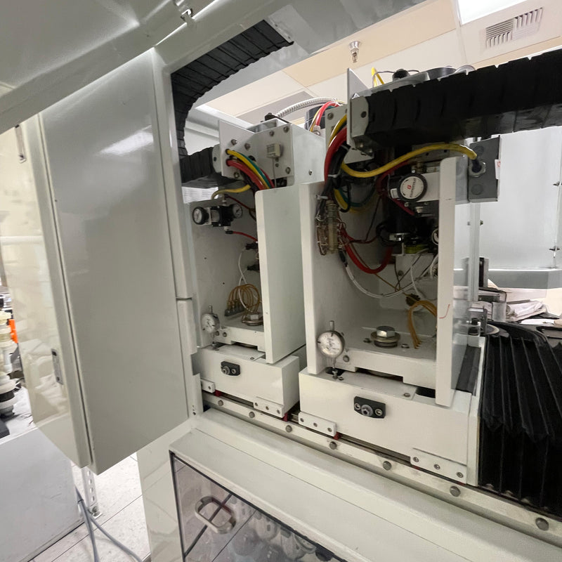 Strasbaugh 7 AF Wafer Grinder
