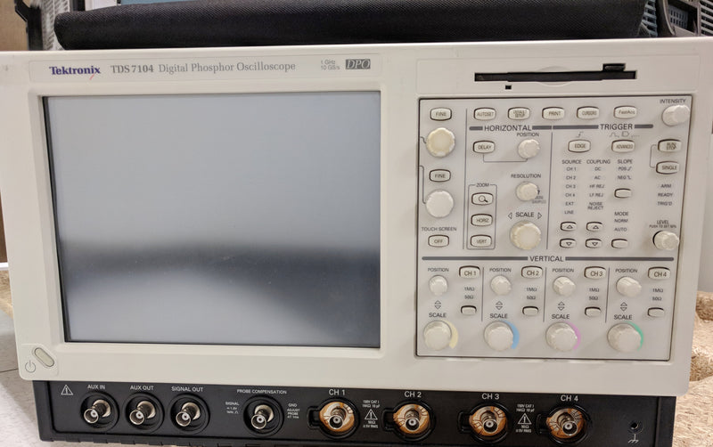 Tektronix TDS 7104 Digital Phosphor Oscilloscope