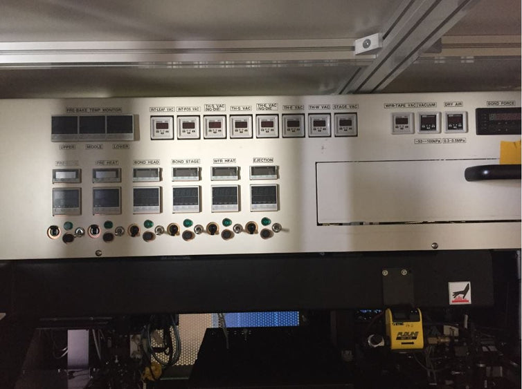 Hitachi CM 700 Die Bonder