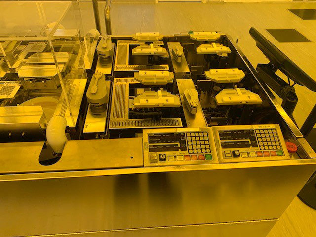 SVG 8800 Coater / Developer