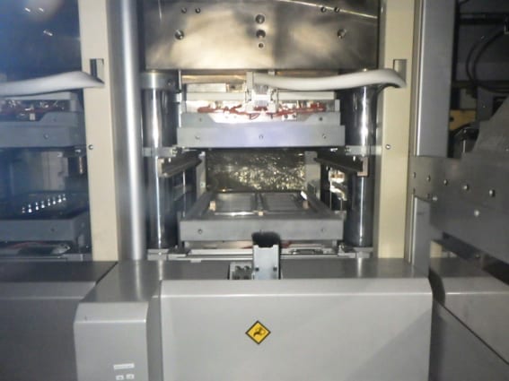 Towa YPS 2060 Auto Molding System
