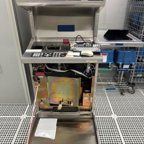KLA Surfscan 6420 Particle Defect System