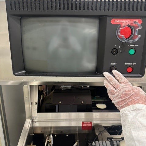 KLA Surfscan 6420 Particle Defect System