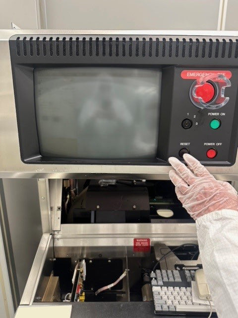 KLA Surfscan 6420 Particle Defect System