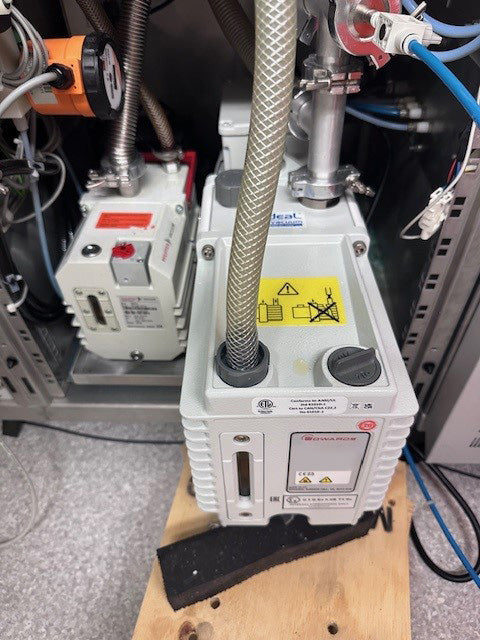 Thermo Fisher Scientific Neptune Plus MC-ICP-MS (Multi-Collector Inductively Coupled Plasma Mass Spectrometry)