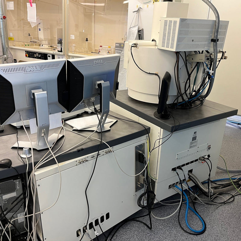 Zeiss Leo 1560 SEM (Scanning Electron Microscope)