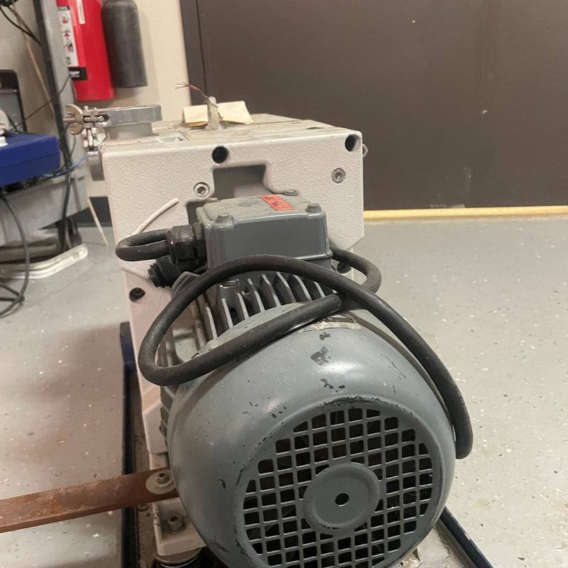 Leybold D 65 BCS Vacuum Pump