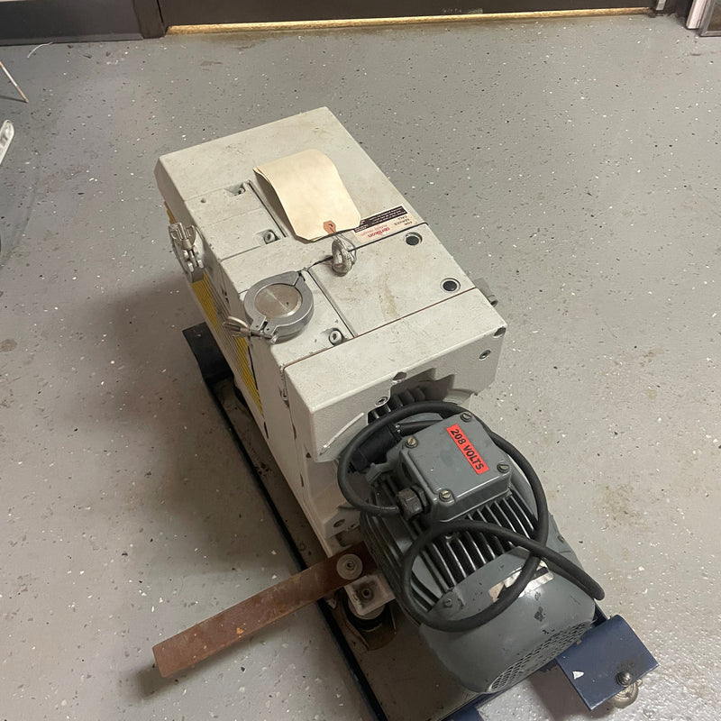Leybold D 65 BCS Vacuum Pump