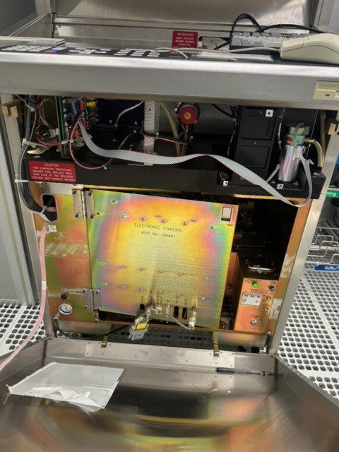 KLA Surfscan 6420 Particle Defect System