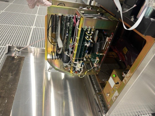 KLA Surfscan 6420 Particle Defect System