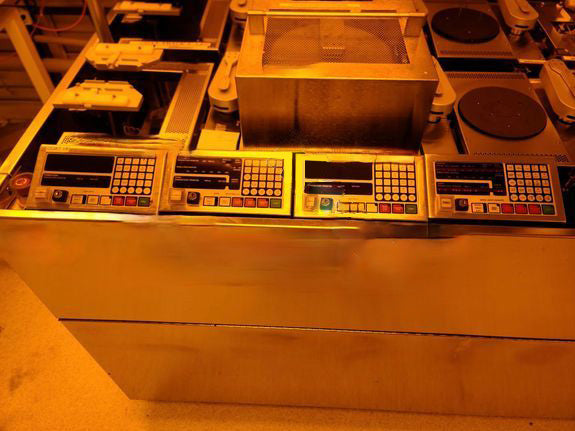 SVG 8800 Coater / Developer