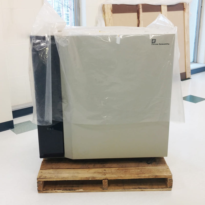 Forma Scientific 3033 CO2 Incubator