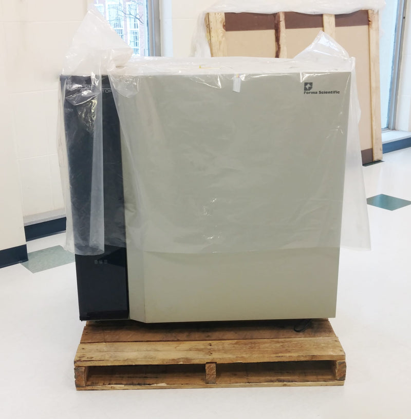 Forma Scientific 3033 CO2 Incubator