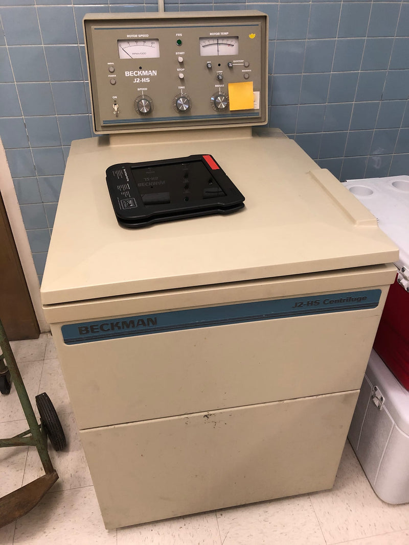 Becton Dickinson FACSCalibur Flow Cytometer