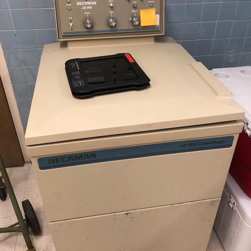 Becton Dickinson FACSCalibur Flow Cytometer
