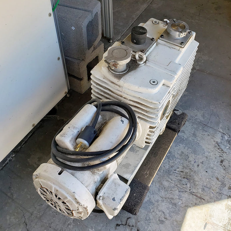Leybold D 30 A Trivac Pump